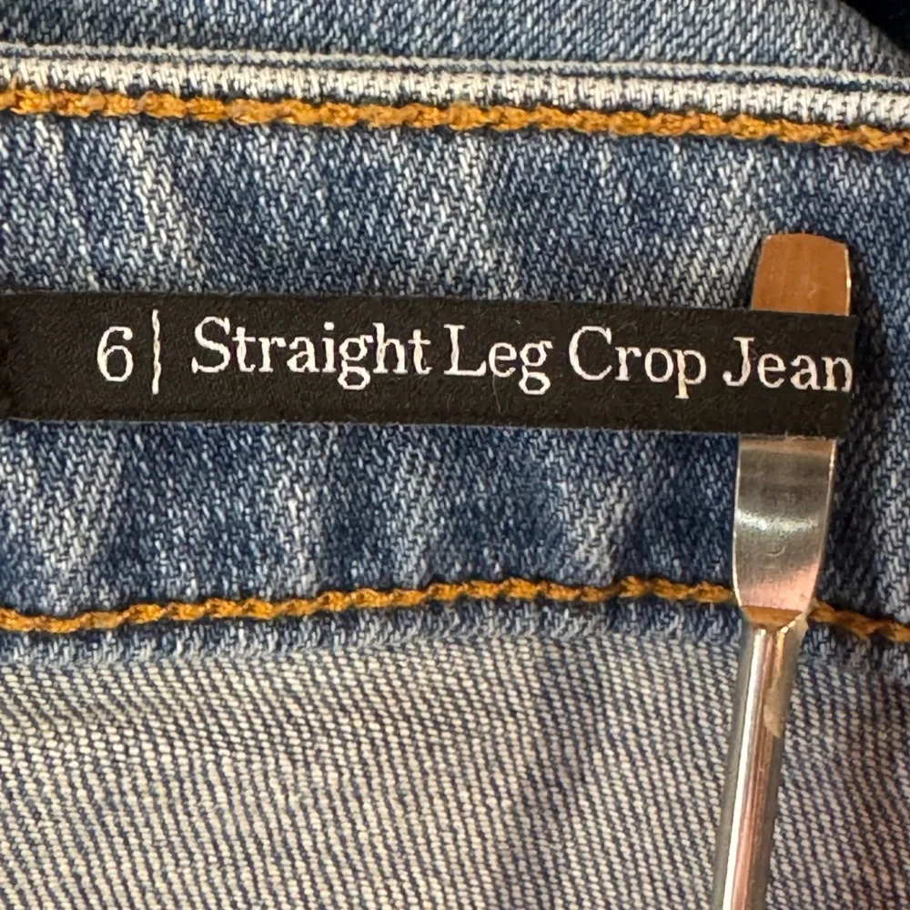TALBOTS Straight Leg Crop Jeans Raw Hem Lenox Wash (6) - Picture 6 of 17
